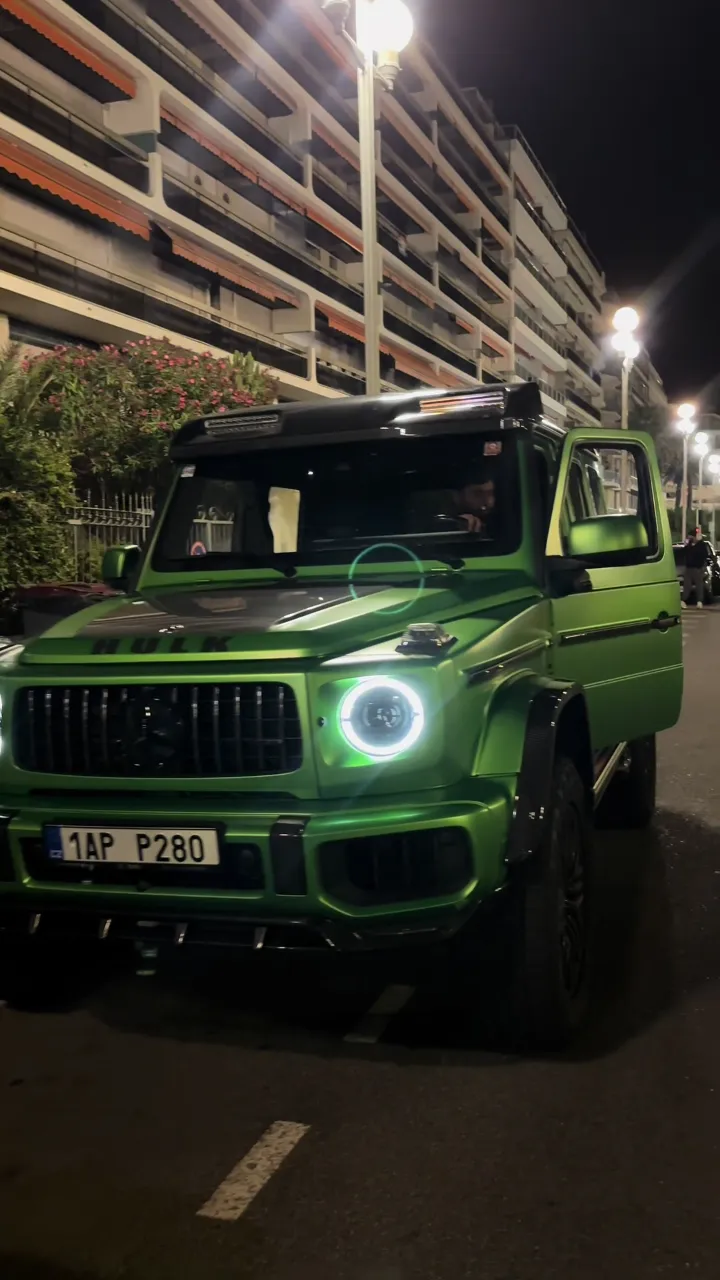 Mercedes-AMG G63 vert de nuit