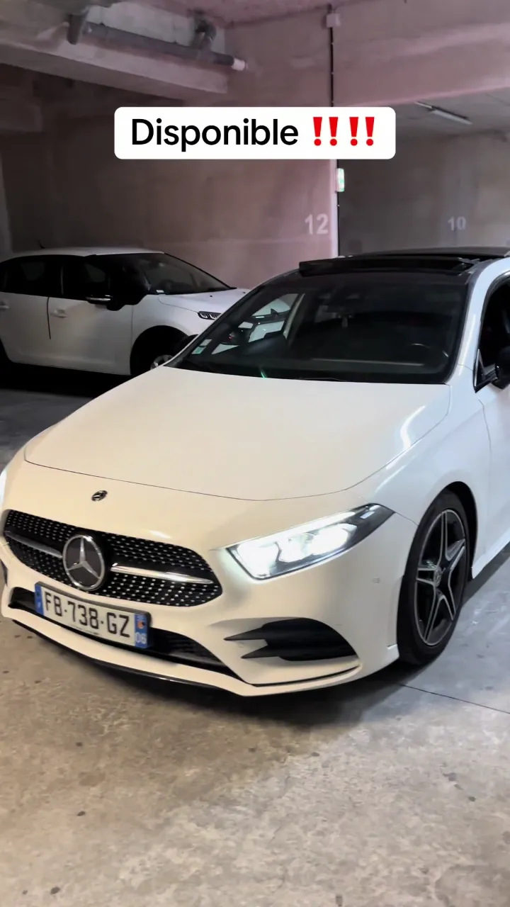 Mercedes Classe A blanche, finition AMG Line