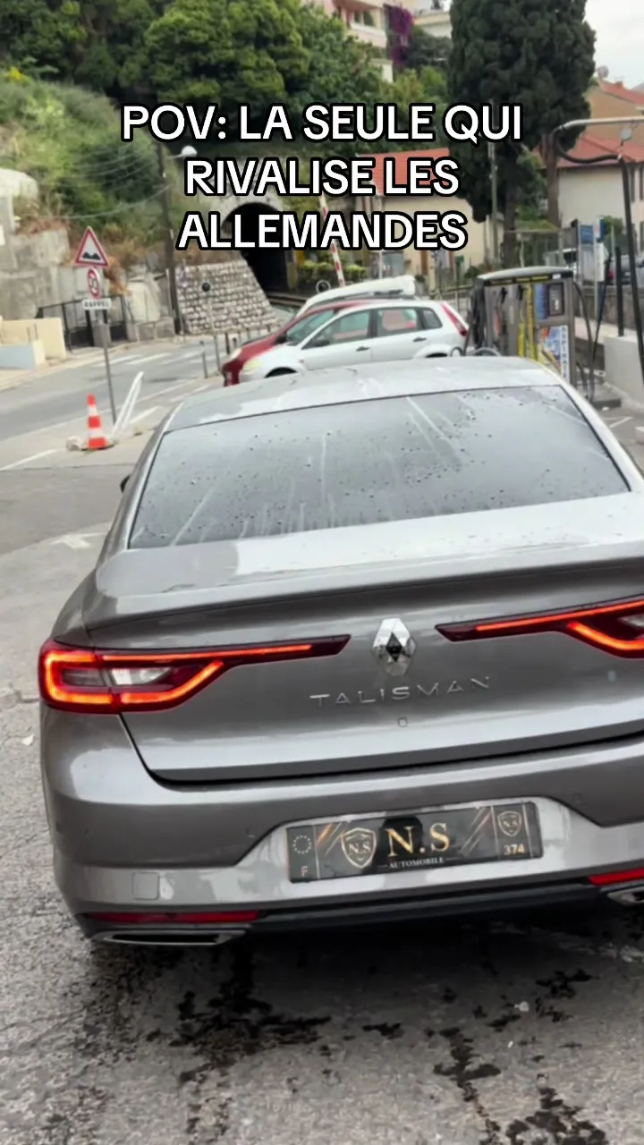 Renault Talisman grise, vue arrière