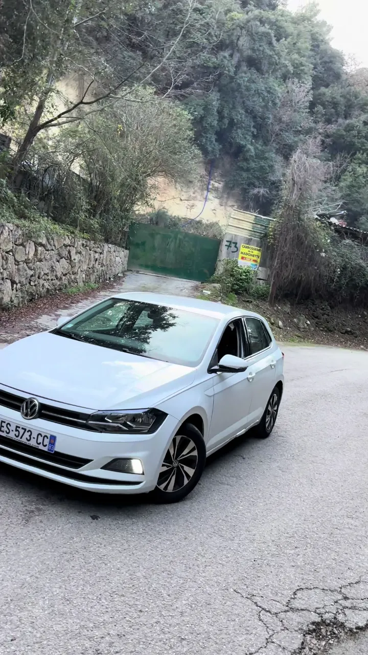 Volkswagen Polo blanche
